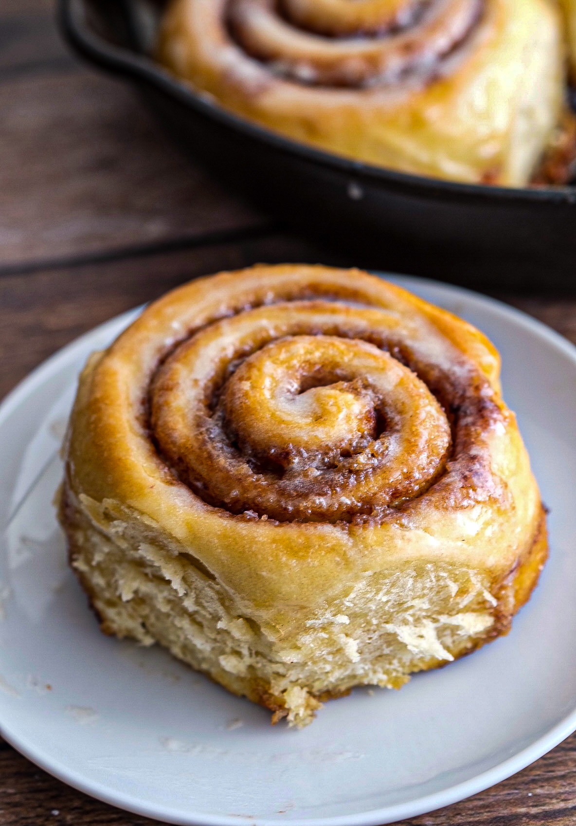 jumbo vegan cinnamon rolls