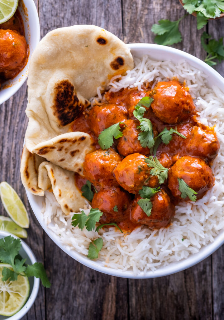 Roasted red pepper meatball curry