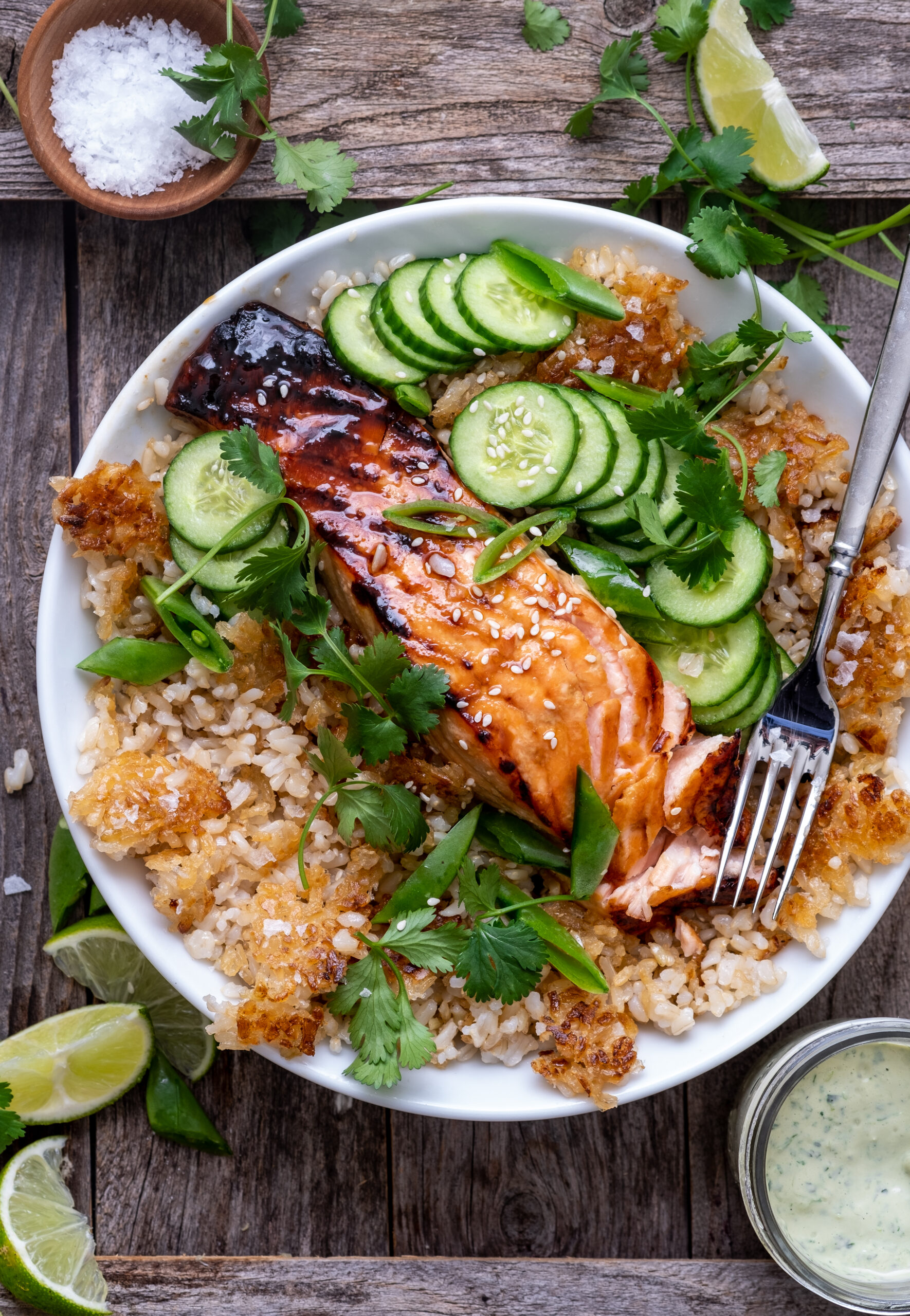 Crunchy Brown Rice Salmon Bowls 