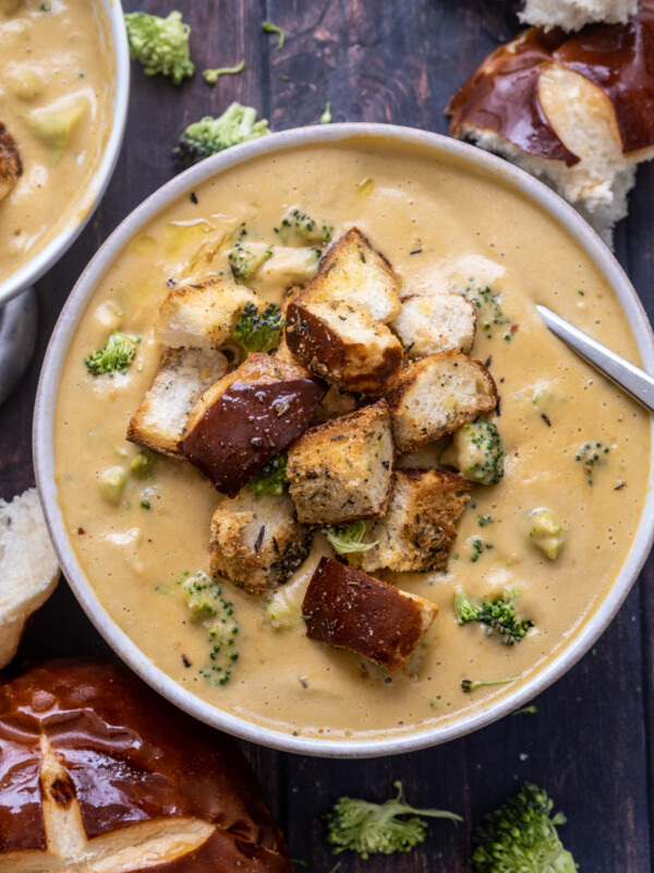 vegan broccoli cheddar soup