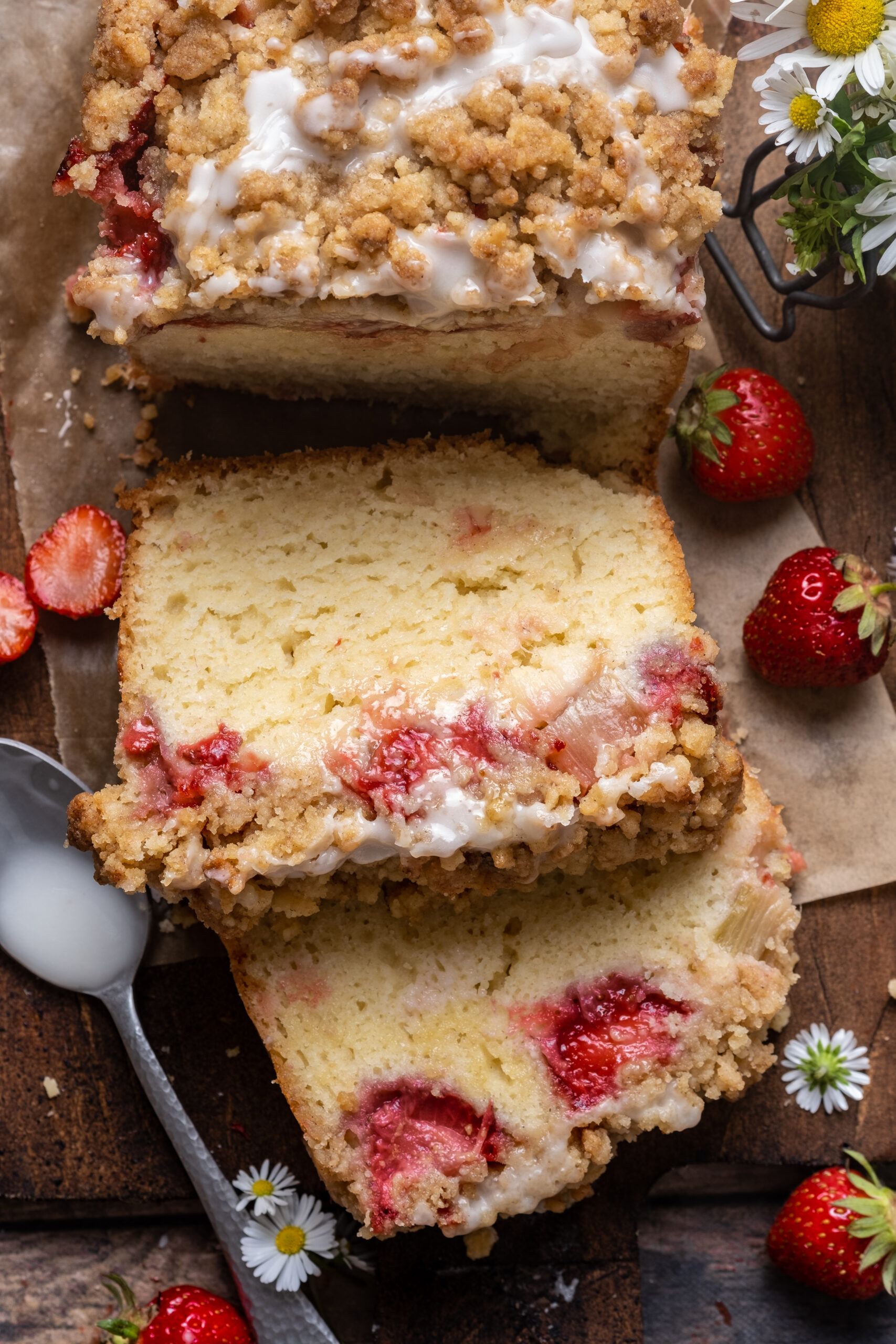 Vegan Strawberry Rhubarb Crumb Cake