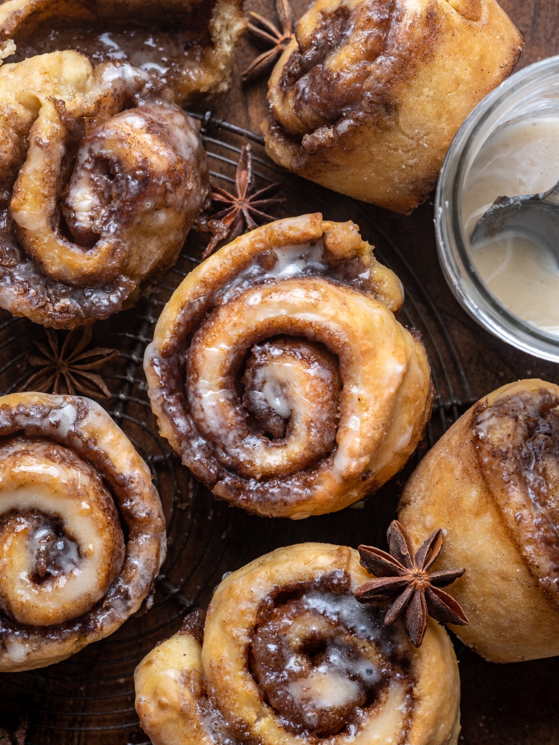 Cinnamon Roll Muffins (vegan, no yeast)
