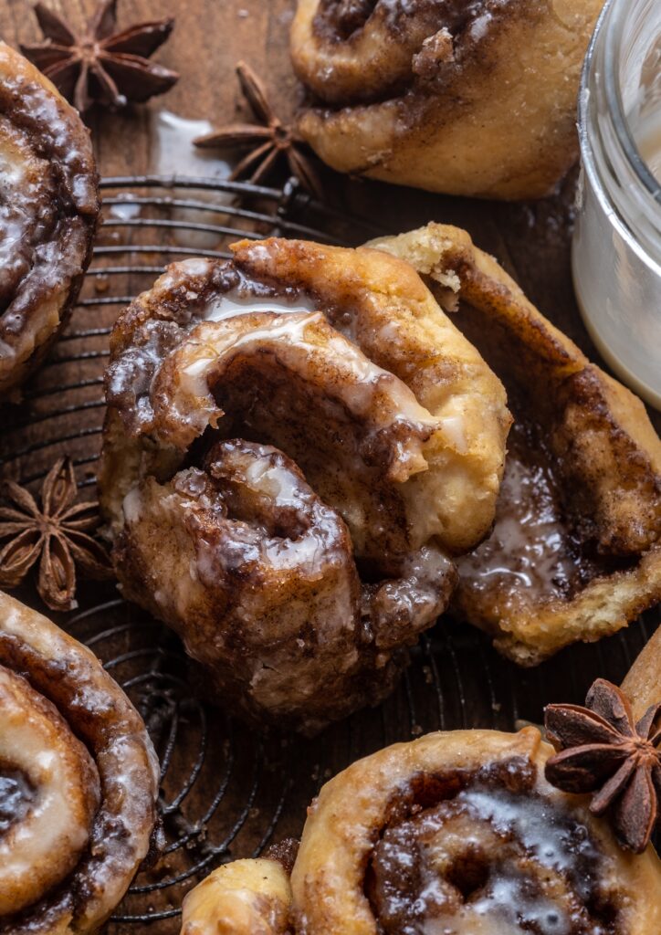 Cinnamon Roll Muffins (vegan, no yeast)