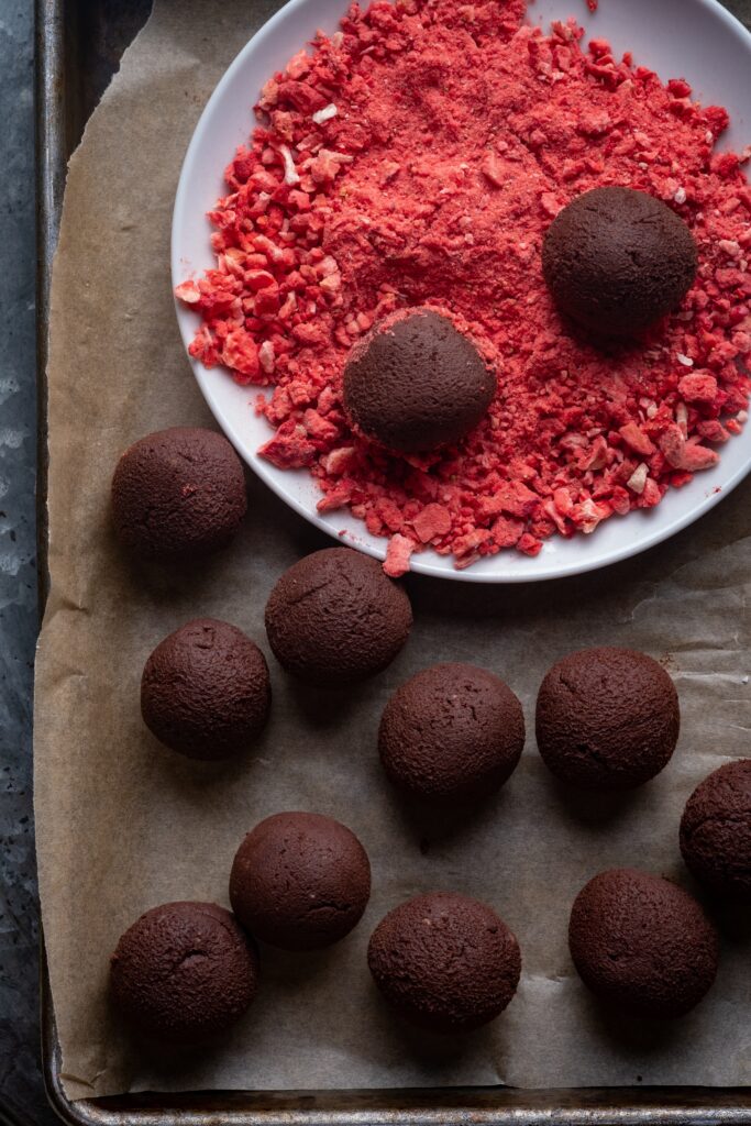 Strawberry Dark Chocolate Truffles (Vegan)