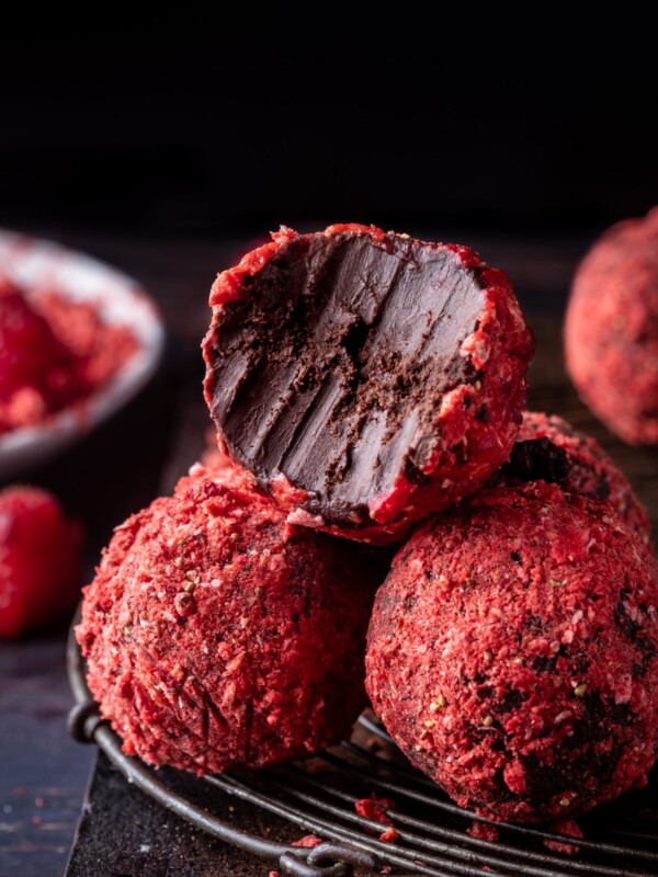 Strawberry Dark Chocolate Truffles (Vegan)
